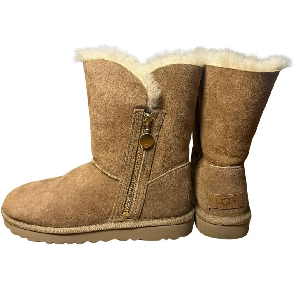 UGG Classic Short Bailey Zip Boots Chestnut Womens 6 Sheepskin Suede Winter